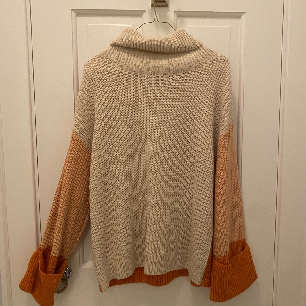 Simplee Colorblock Sweater - Picture 2 of 5